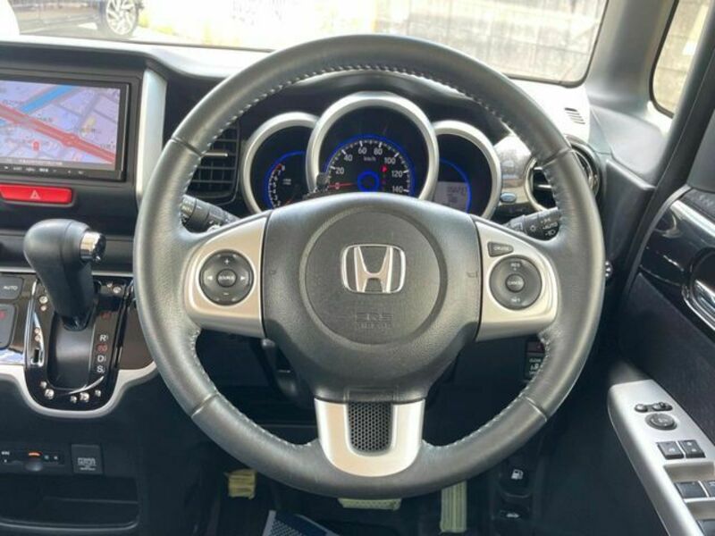 N BOX CUSTOM