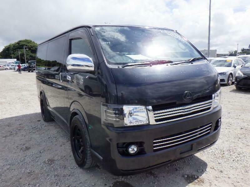TOYOTA HIACE