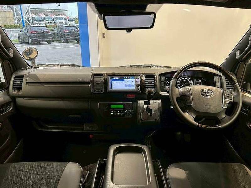 HIACE VAN