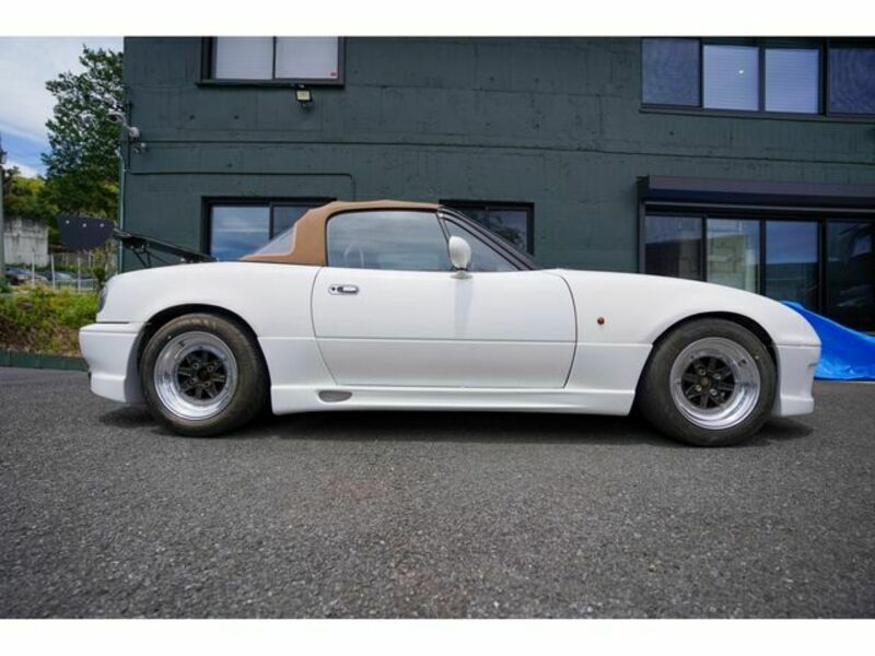 EUNOS ROADSTER