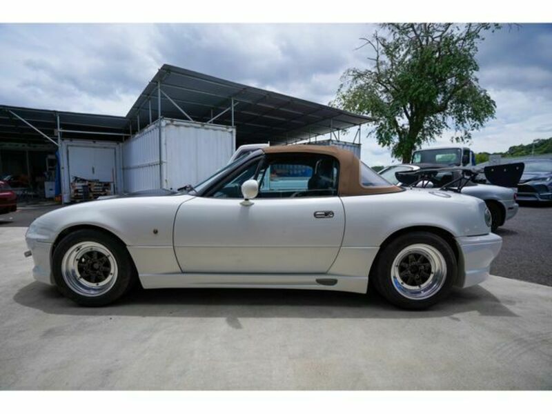 EUNOS ROADSTER