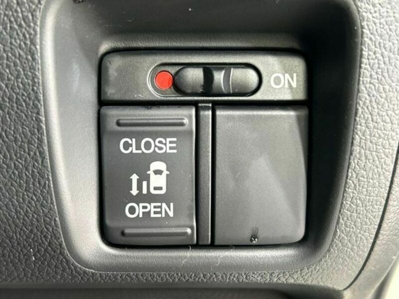 N BOX
