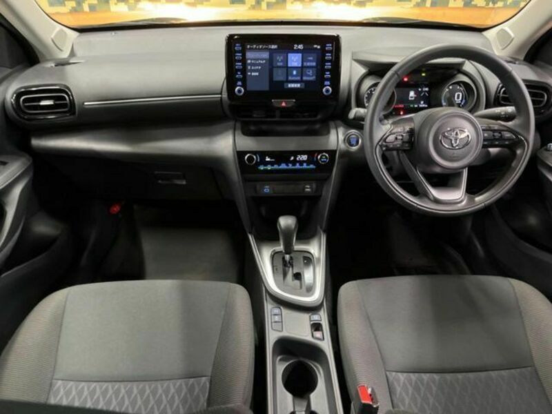 YARIS CROSS