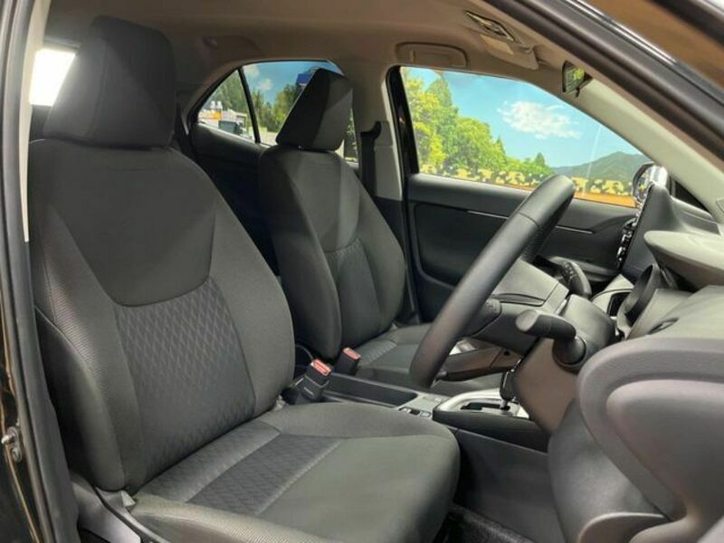 YARIS CROSS