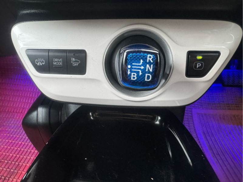 PRIUS PHV