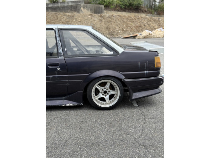 COROLLA LEVIN