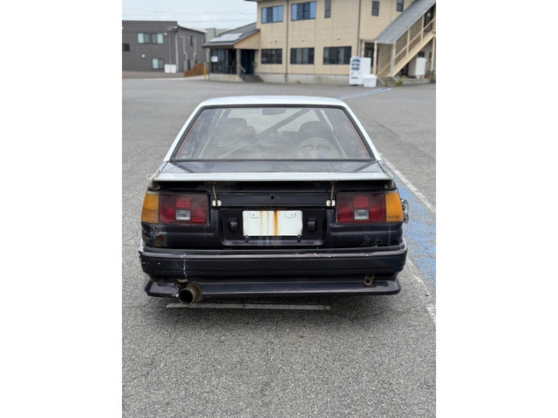 COROLLA LEVIN