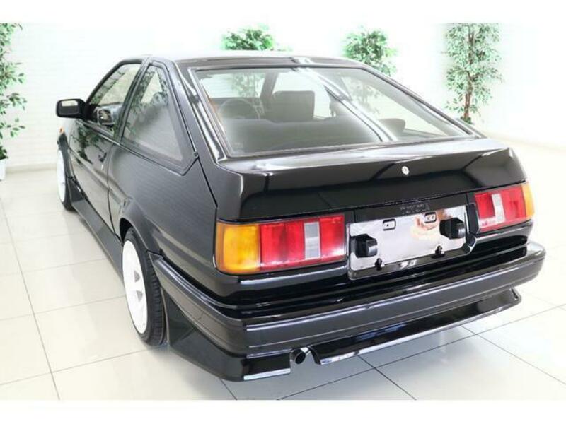COROLLA LEVIN