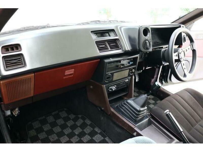 COROLLA LEVIN