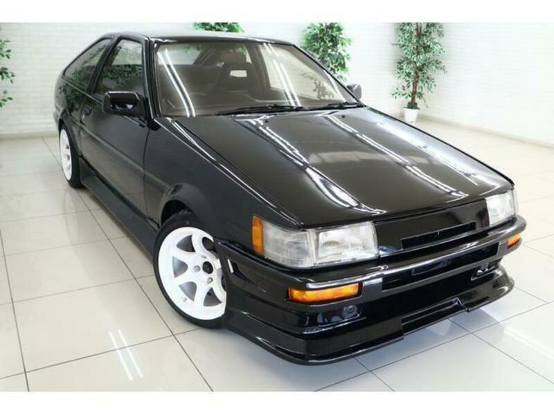 COROLLA LEVIN