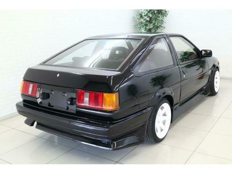 COROLLA LEVIN