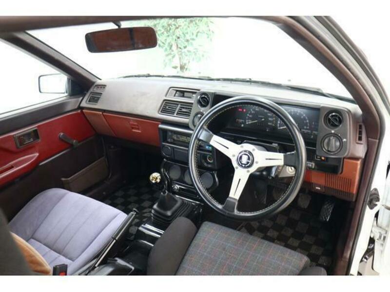COROLLA LEVIN