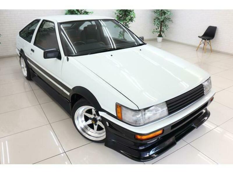 COROLLA LEVIN