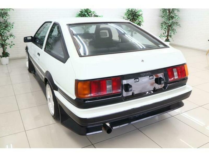 COROLLA LEVIN