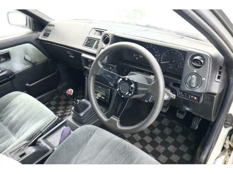 COROLLA LEVIN