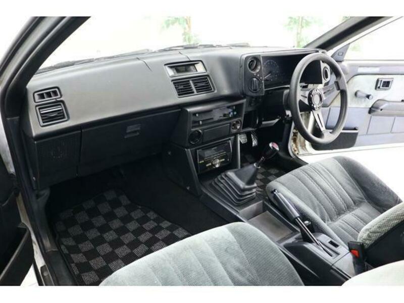 COROLLA LEVIN