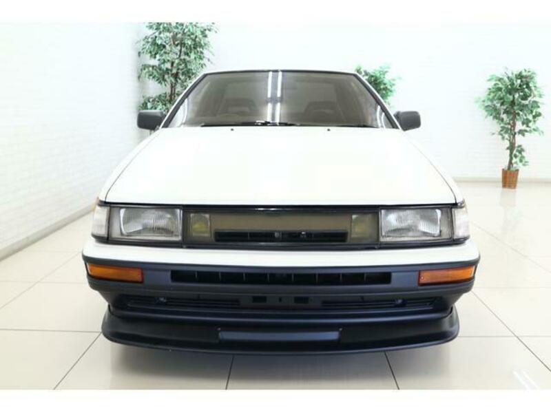 COROLLA LEVIN