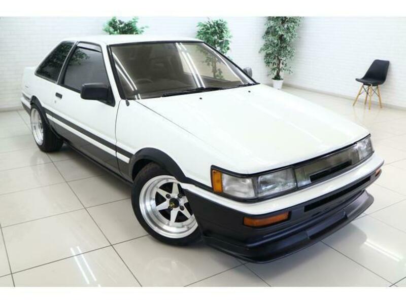 COROLLA LEVIN