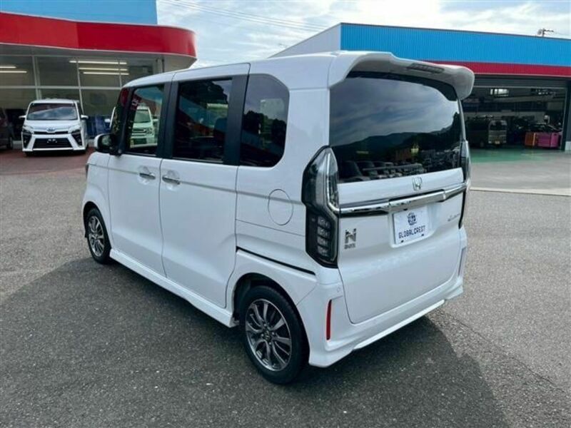 N BOX CUSTOM