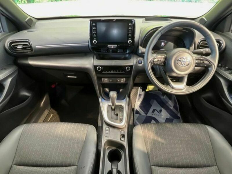 YARIS CROSS