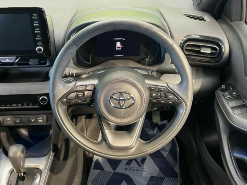 YARIS CROSS