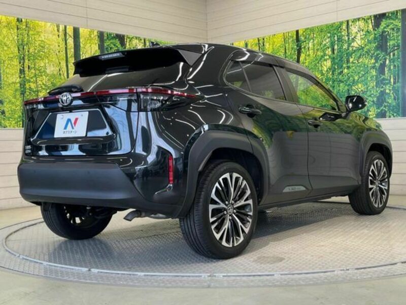 YARIS CROSS