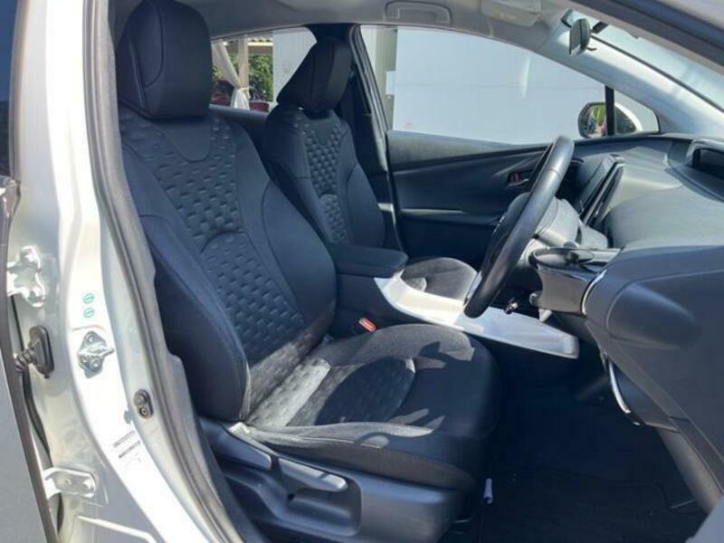 PRIUS PHV