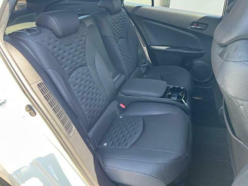 PRIUS PHV