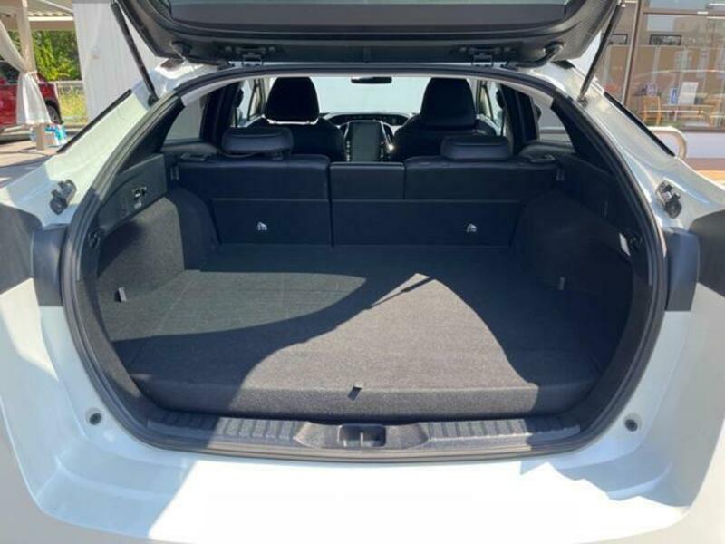 PRIUS PHV