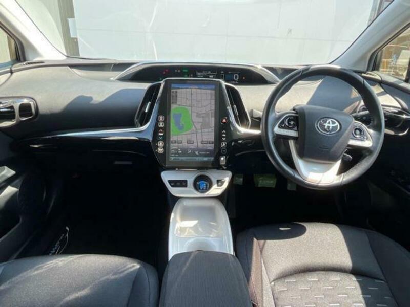 PRIUS PHV