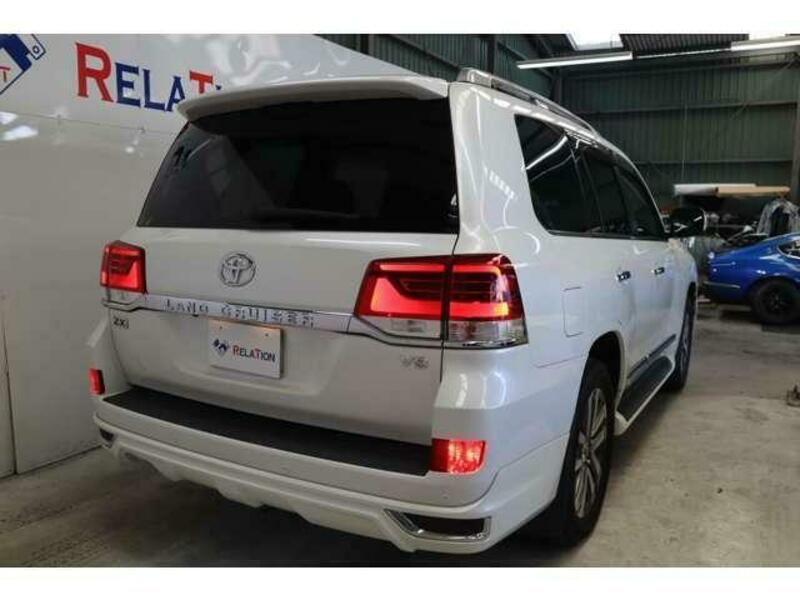 LAND CRUISER