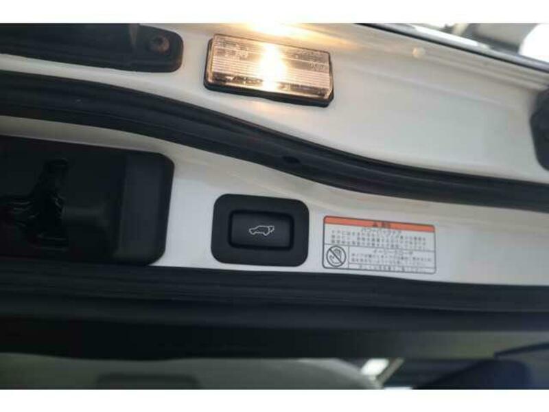LAND CRUISER