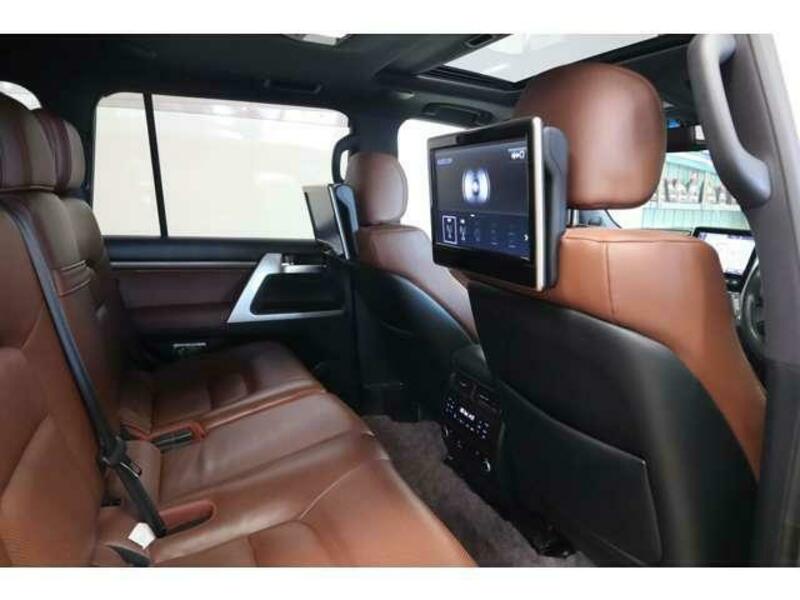 LAND CRUISER