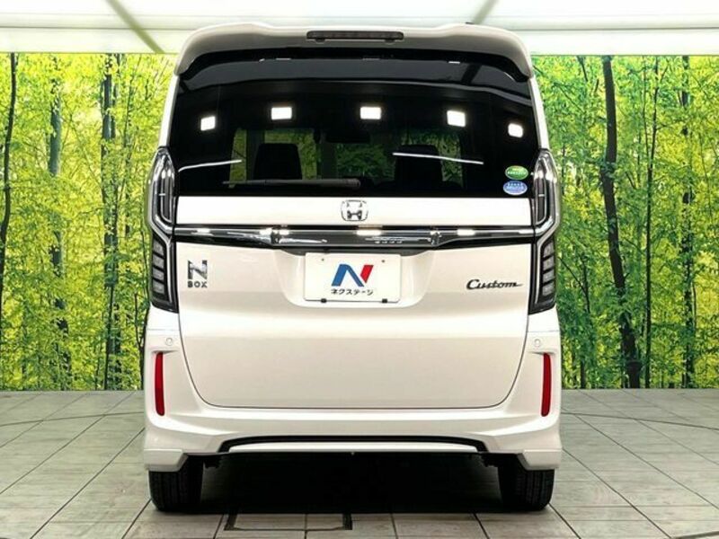 N BOX CUSTOM