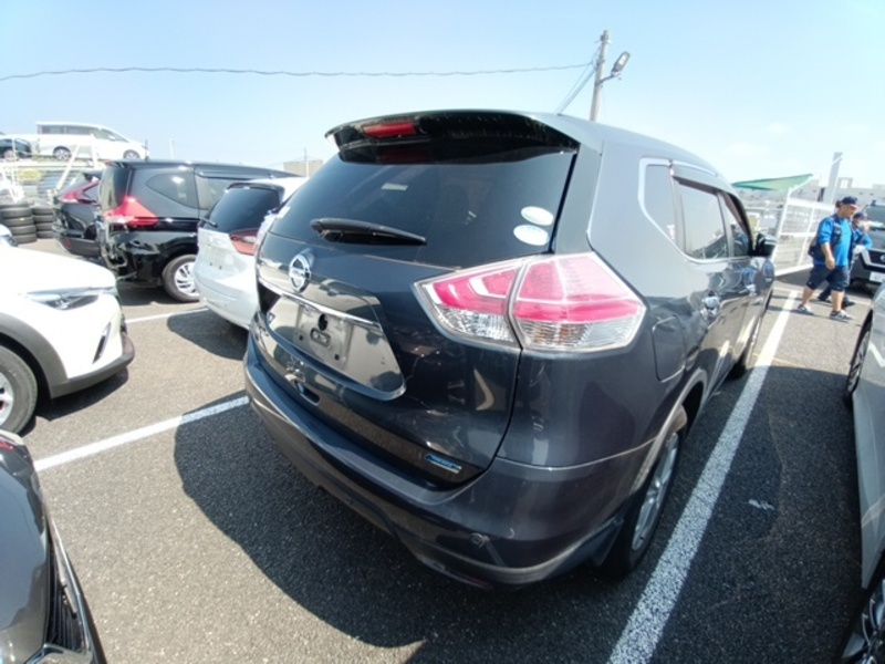X-TRAIL