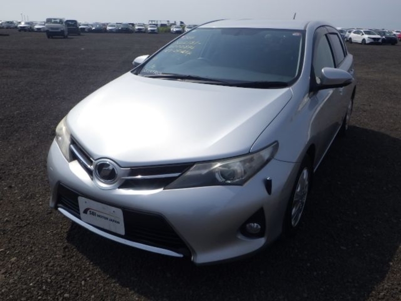 TOYOTA AURIS