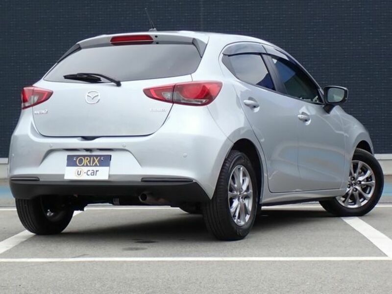 MAZDA2