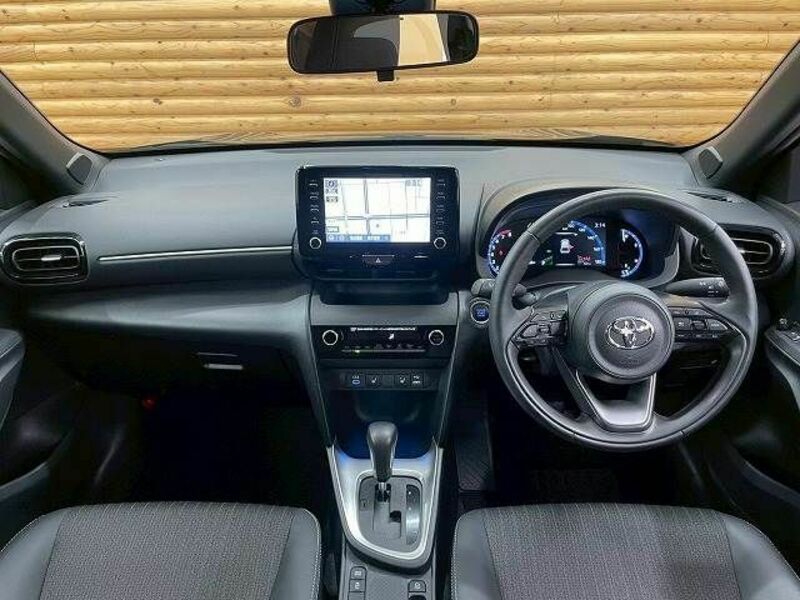 YARIS CROSS