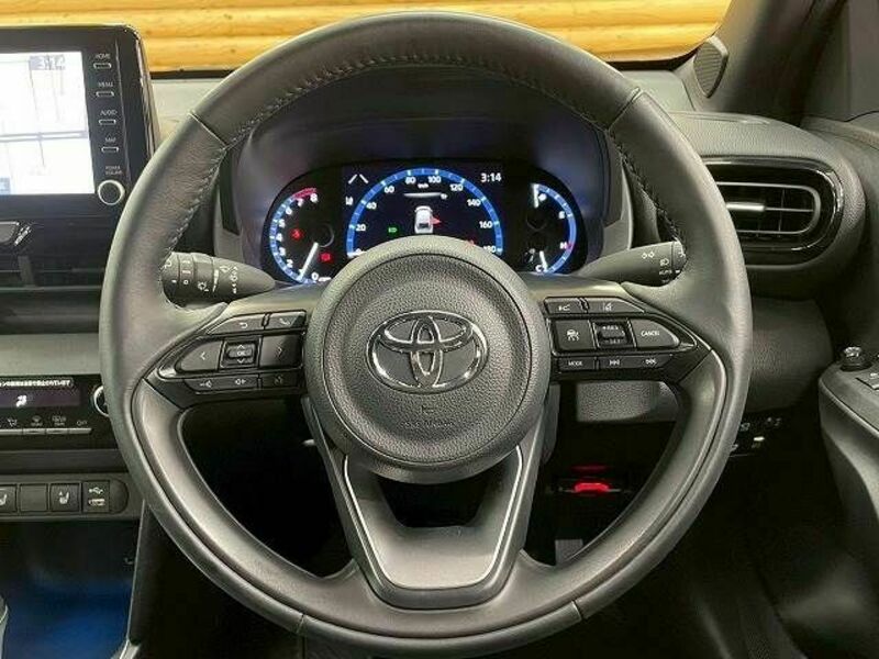 YARIS CROSS