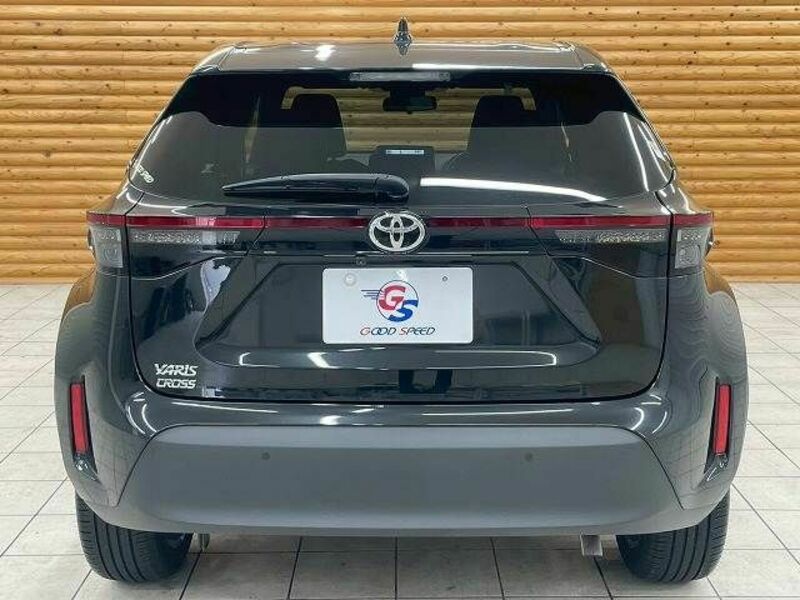 YARIS CROSS