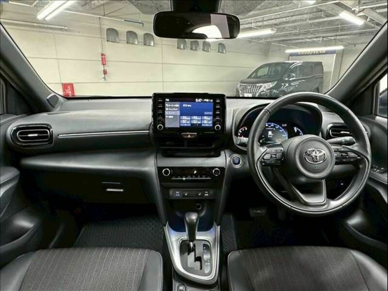 YARIS CROSS