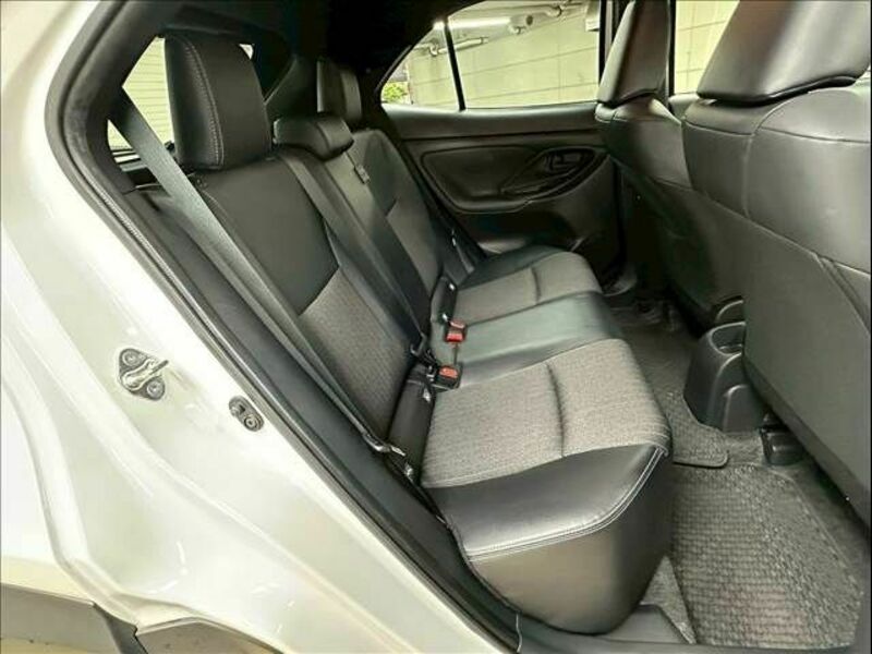 YARIS CROSS