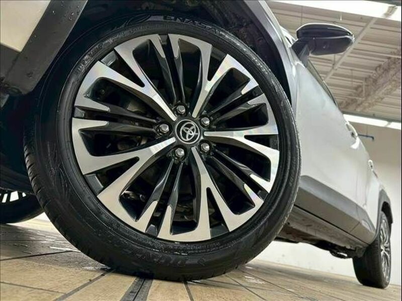 YARIS CROSS
