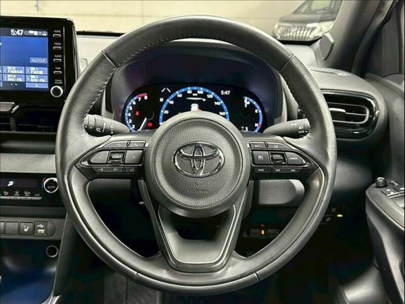 YARIS CROSS
