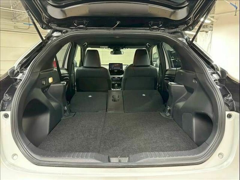 YARIS CROSS