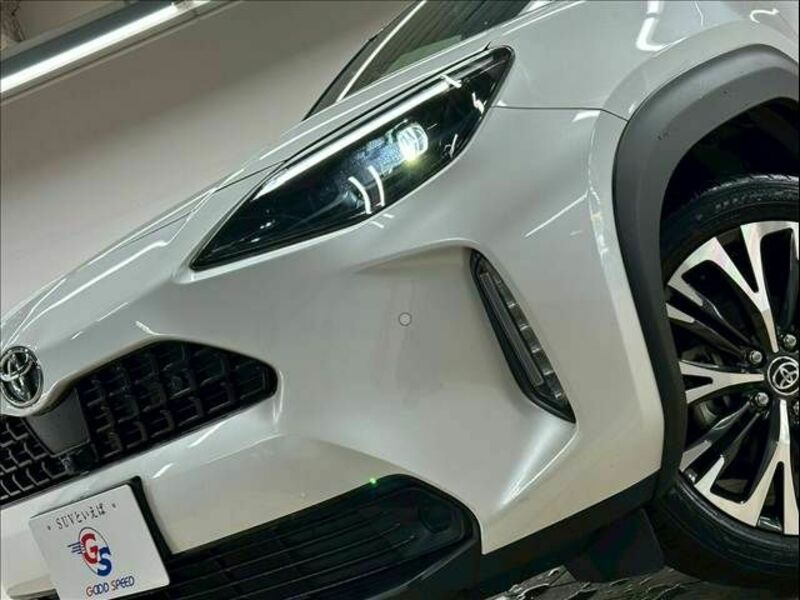 YARIS CROSS