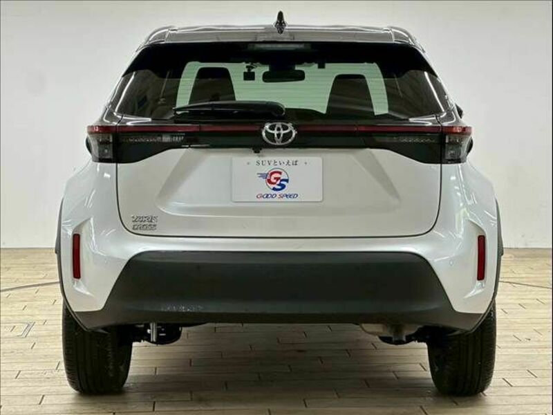 YARIS CROSS