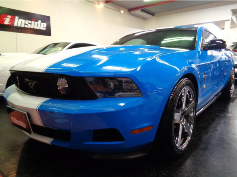 FORD MUSTANG