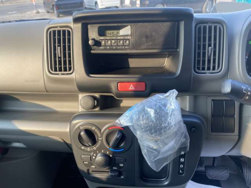 MINICAB VAN
