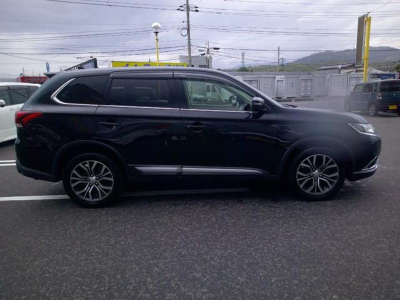 OUTLANDER